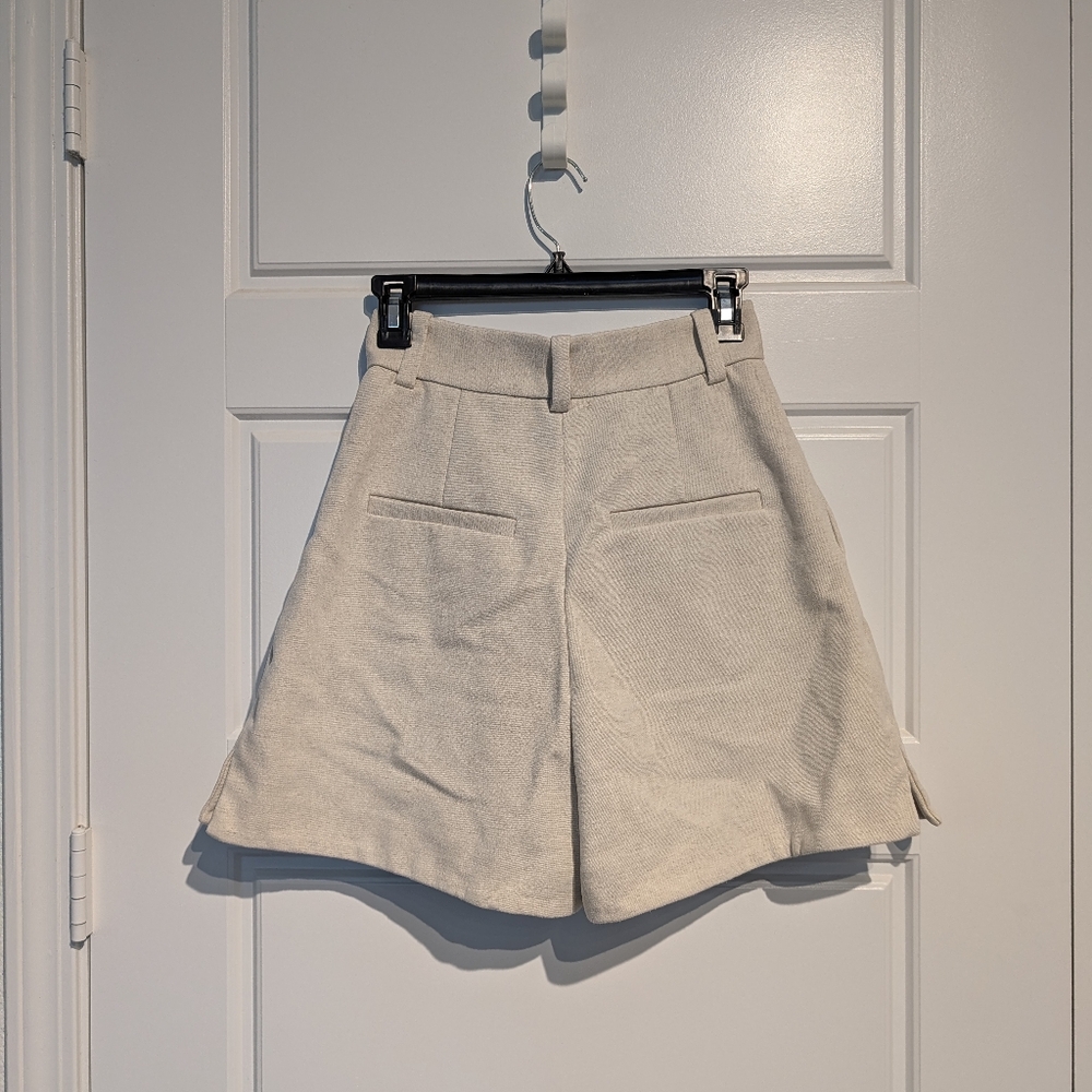 &other stories Linen Shorts - Picture 2 of 8